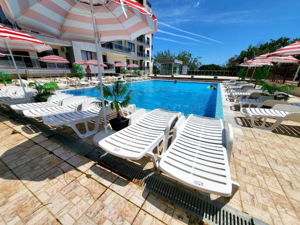 Dilov Apartments In Yalta Golden Sands Exterior photo